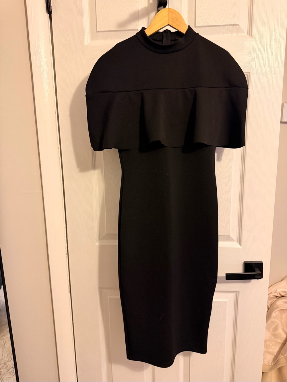 Missguided Black Cape-Detail Midi Dress